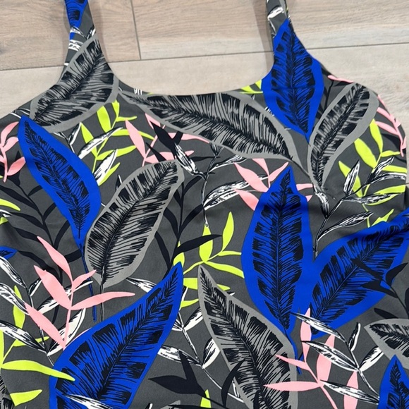 Athleta Midnight Palm Scoop Women’s One Piece Swimsuit - Picture 2 of 16